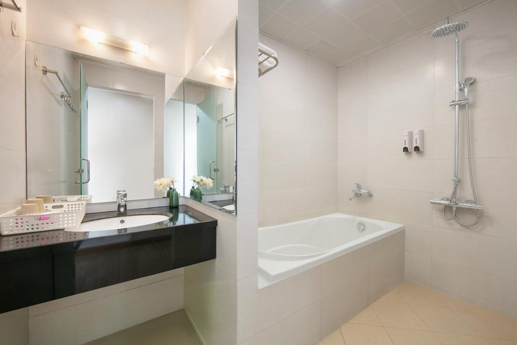 Hb Serviced Apartment - 121B Quan Hoa هانوي المظهر الخارجي الصورة