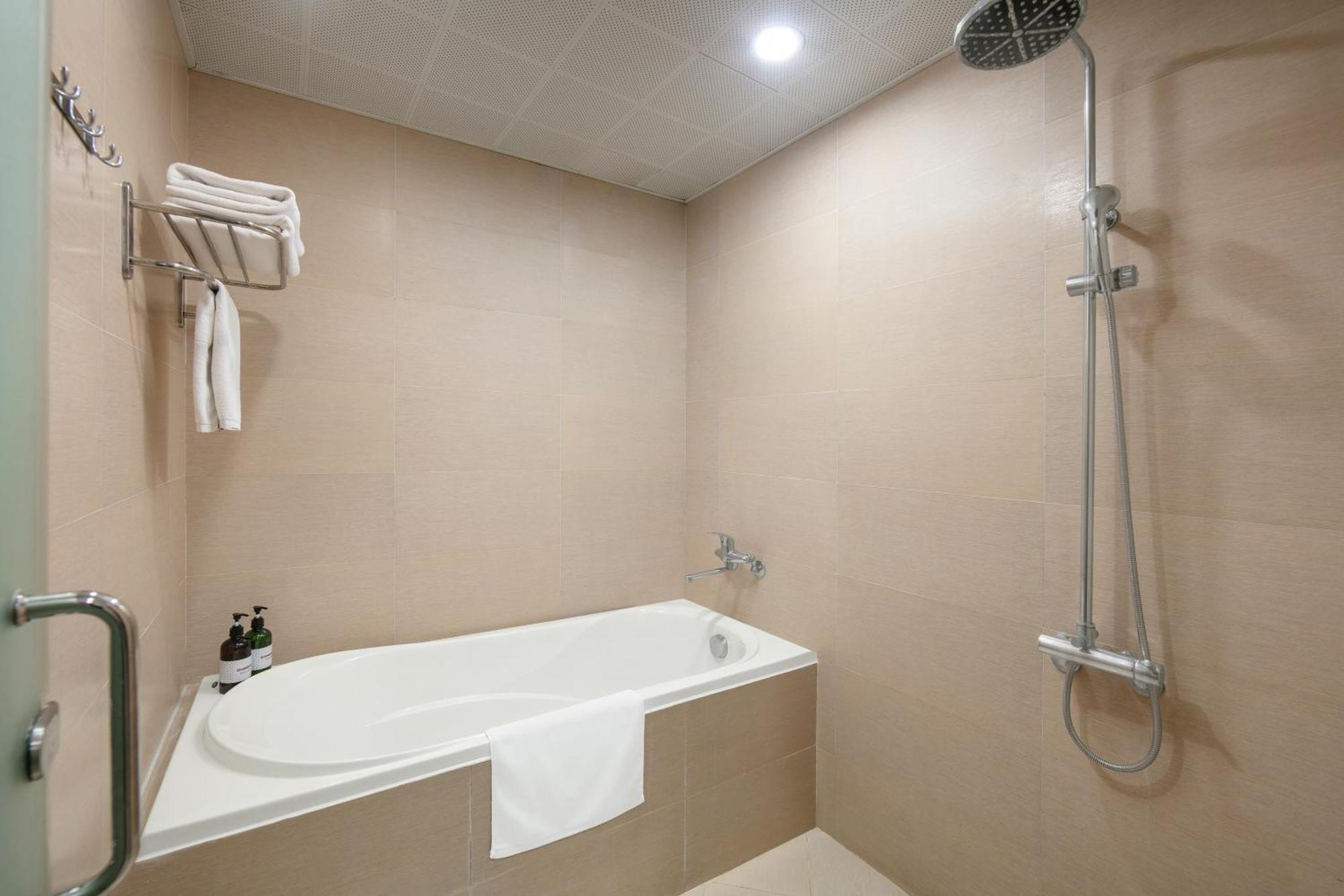 Hb Serviced Apartment - 121B Quan Hoa هانوي المظهر الخارجي الصورة